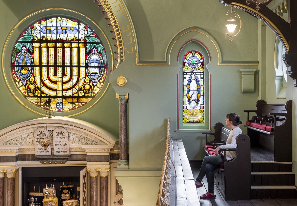 Inside the Spanish and Portuguese Synagogue, image by Joel Chester Fildes